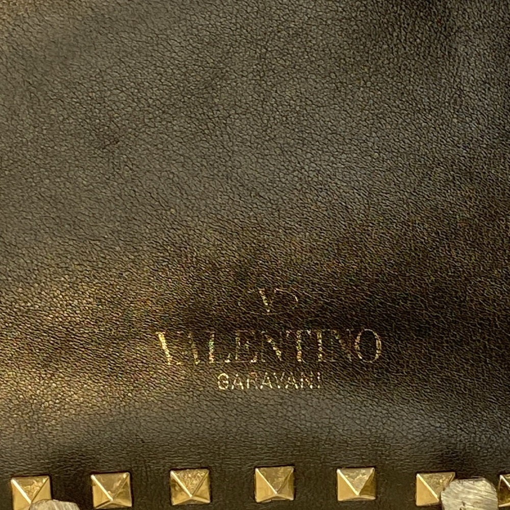 Valentino Garavani Rockstud Black Leather Pouch - Picture 2 of 11